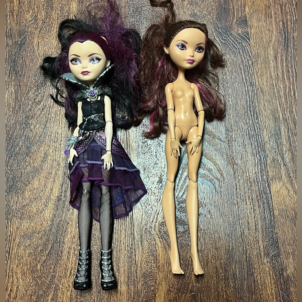 Ever After High Raven Queen Doll Bundle
